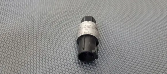 Ford Mondeo Mk III Air conditioning (A/C) pressure sensor F5VH-19E561-AA
