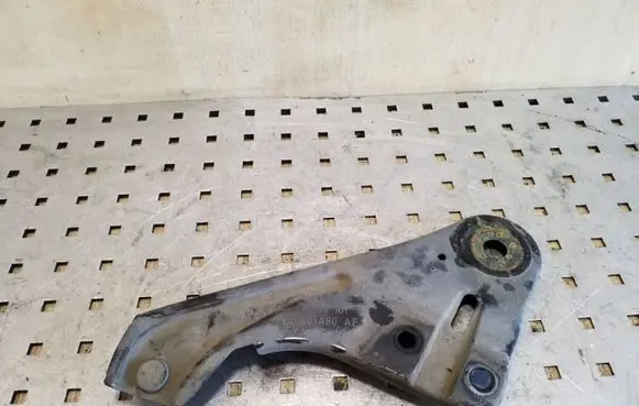Ford Focus Other rear suspension part AV61101A80AE