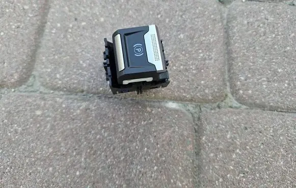 Opel Astra L Hand parking brake switch 9810593577