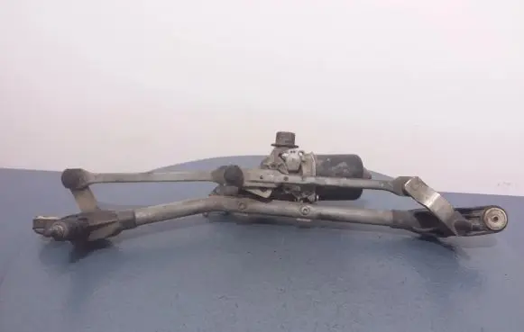 Renault Megane III Front wiper linkage and motor W000007226