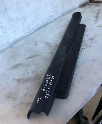Lexus IS 220D-250-350 Front sill trim cover 6791353020