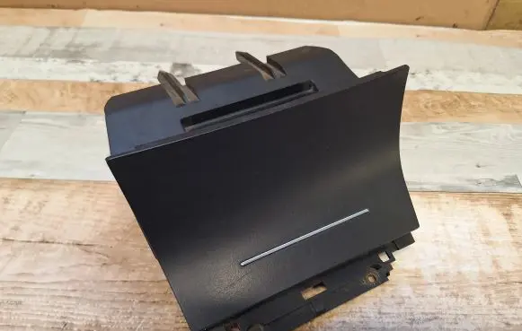 Skoda Octavia Mk2 (1Z) Car ashtray 1Z1863077A 1Z1863077