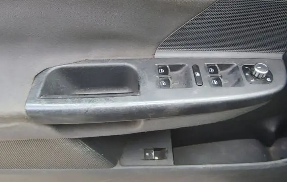 Volkswagen Golf IV Electric window control switch 
