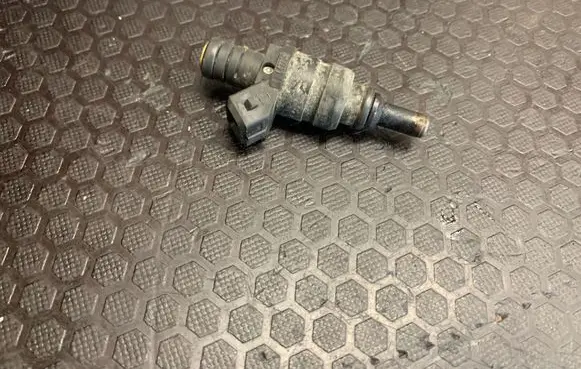 BMW 3 E46 Fuel injector 1427240