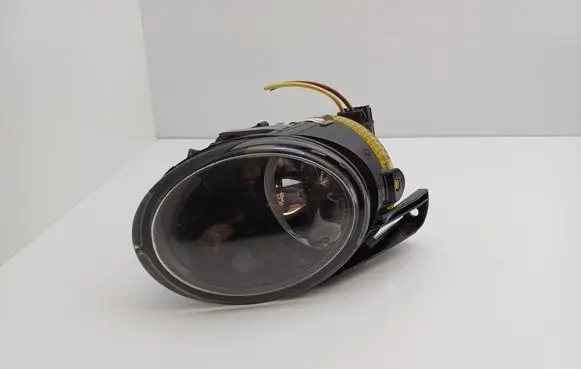 Volkswagen PASSAT B6 Front fog light 3C0941700B