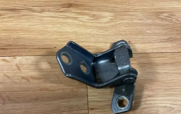 Mazda 3 I Rear door lower hinge 