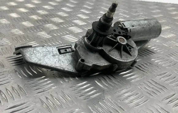 Volvo S40, V40 Rear window wiper motor 0390201529