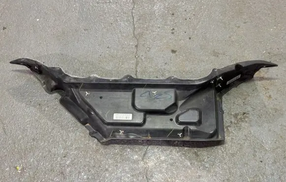 Ford Explorer VI Other engine bay part L1MB016C96 L1MB016C96AE L1MB016C96AE8040
