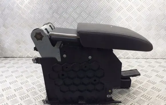 Volkswagen Golf Plus Rear seat armrest 5M0713187