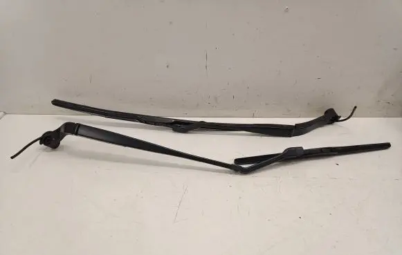 Nissan Qashqai J12 Headlight wiper blade set 