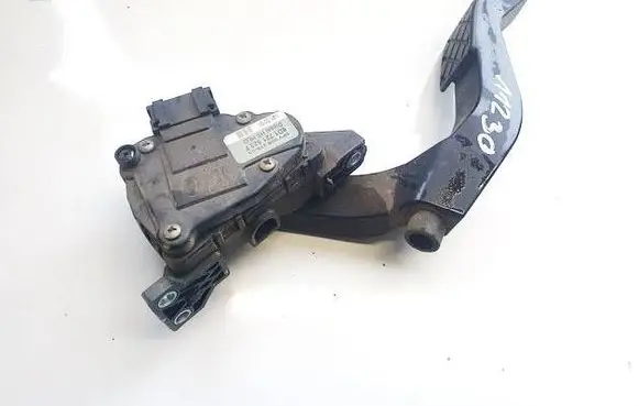 Skoda Superb B5 (3U) Accelerator throttle pedal 8D1721523F