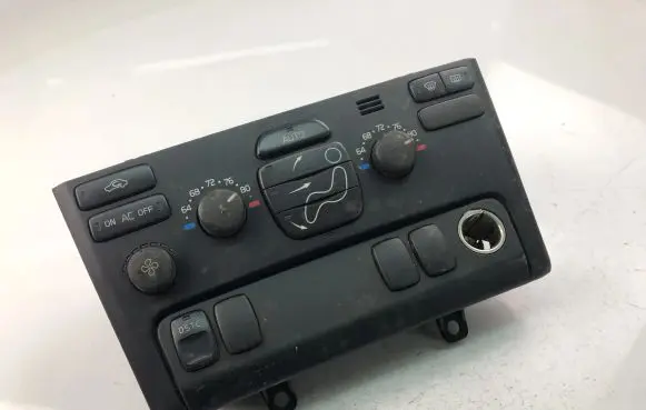 Volvo XC90 Interior fan control switch 8682735