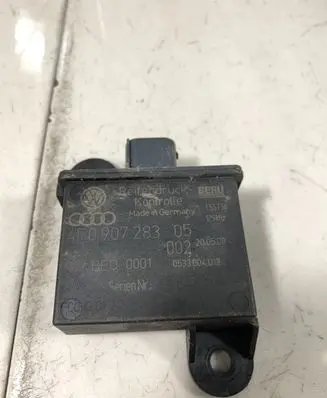 Audi A6 S6 C6 4F Tire pressure control unit 4F090728305