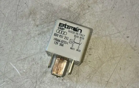 Audi A4 S4 B7 8E 8H Other relay 8D0951253