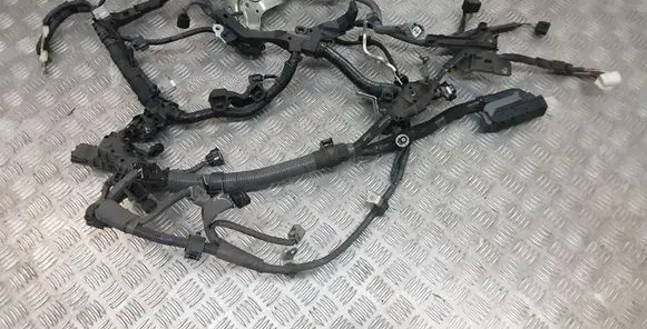 Lexus CT 200H Engine installation wiring loom 8282176020