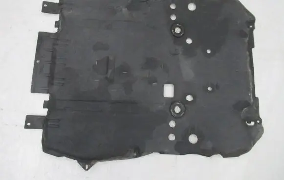 Peugeot 3008 II Engine splash shield/under tray