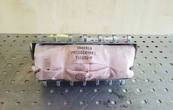 Mitsubishi Pajero Passenger airbag 7030A139