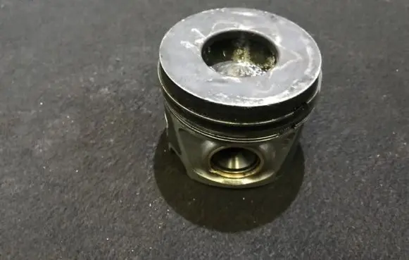 Piston