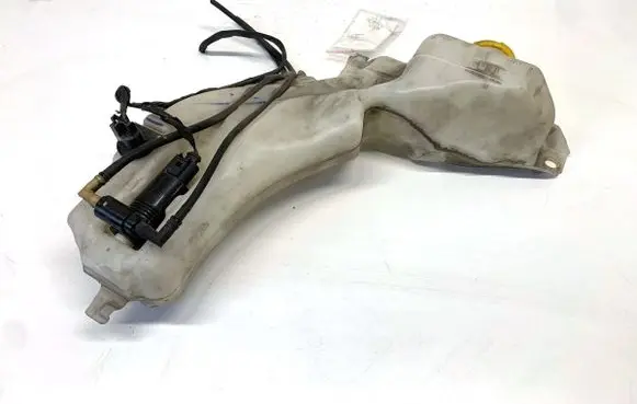Dodge Journey Windshield washer fluid reservoir/tank 05116307AB