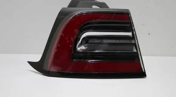 Tesla Model 3 Rear/tail lights