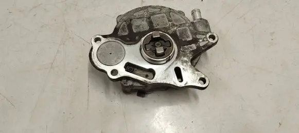 Volkswagen Tiguan Vacuum pump 03l145100f