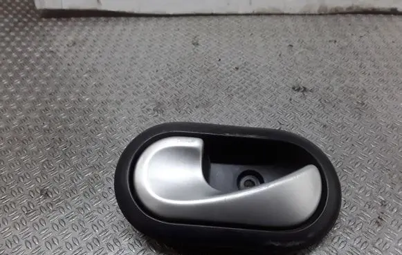 Dacia Sandero Front door interior handle 8200733848