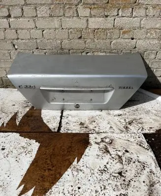 Mercedes-Benz C W202 Tailgate/trunk/boot lid