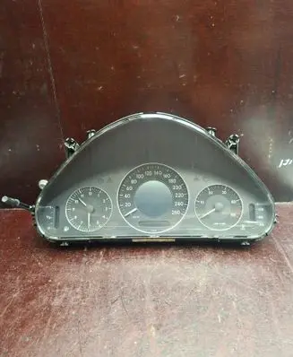 Mercedes-Benz E W211 Speedometer (instrument cluster) 110080004019 A2115402311
