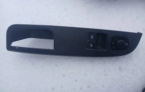 Volkswagen Golf V Electric window control switch 1K3868049C