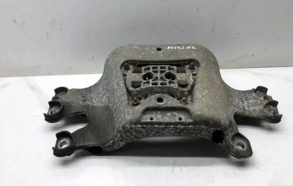 Audi A6 S6 C6 4F Engine mounting bracket 4F0399263L