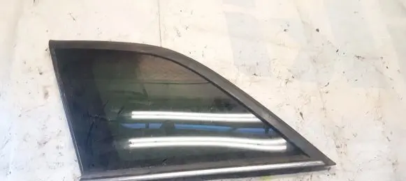Chrysler Pacifica Rear side window