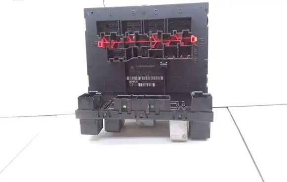 Volkswagen PASSAT B6 Central body control module 3C8937049H