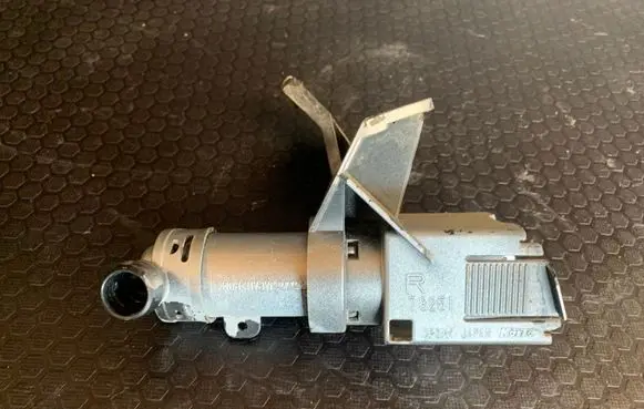 Lexus RX 330 - 350 - 400H Headlight washer spray nozzle 78251