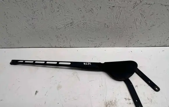 Mercedes-Benz C W203 Front wiper blade arm A2038202944