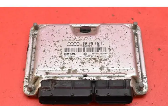 Skoda Octavia Mk1 (1U) Engine control unit/module ECU 06A906032FC