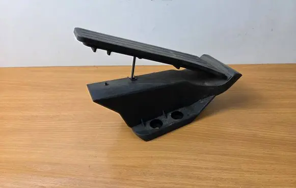 Mercedes-Benz E AMG W212 Accelerator throttle pedal A4513000000