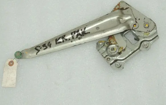 Suzuki Swift I Rear window lifting mechanism without motor 8354062J00