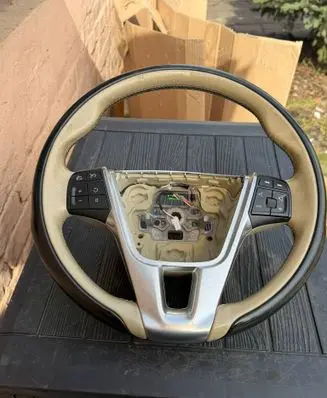 Volvo V40 Cross country Steering wheel 