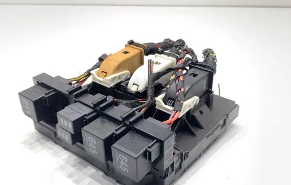 Volkswagen PASSAT B7 Central body control module 3AA937087Q
