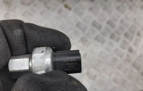 Ford Mustang VI Air conditioning (A/C) pressure sensor BT4318D594AA