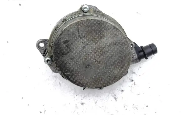 Audi Q7 4L Vacuum pump