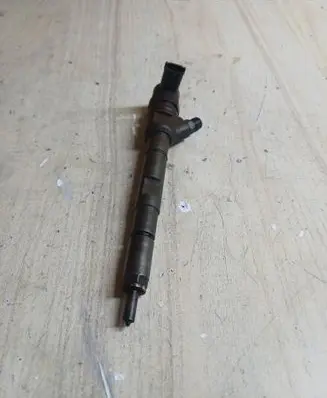 Hyundai H-1, Starex, Satellite Fuel injector 0445110275
