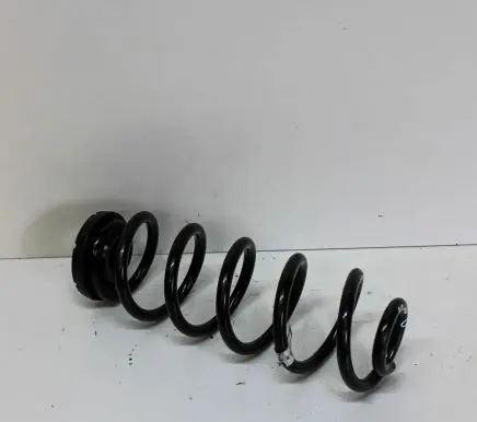 Audi A4 S4 B9 8W Rear coil spring 8W0511115
