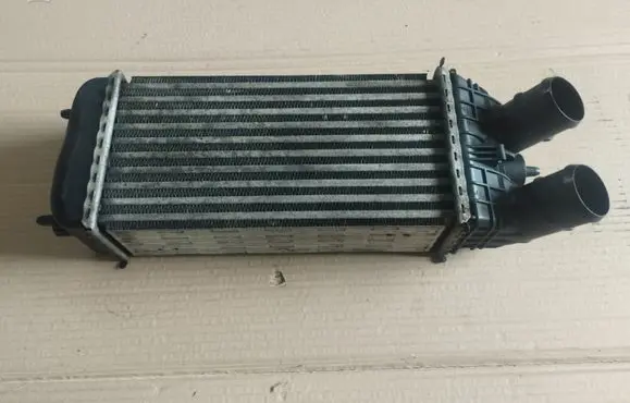 Peugeot 2008 I Intercooler radiator