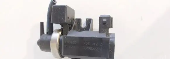 BMW 5 E39 Turbo solenoid valve 72279600