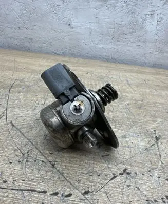 BMW 6 F06 Gran coupe Fuel injection high pressure pump 7599865 0334798 3002874798