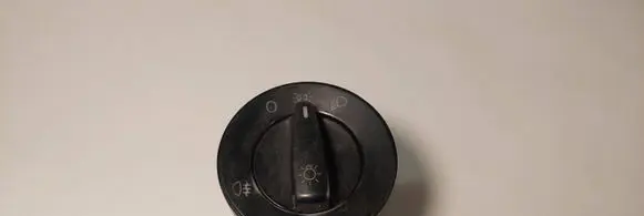 Volkswagen Golf IV Light switch 1C0941531