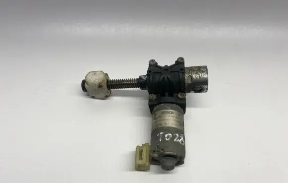 BMW 5 F10 F11 Seat adjustment motor 9168761 0390204070