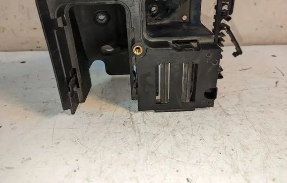 Volkswagen PASSAT CC Fuse box cover 1K0907361