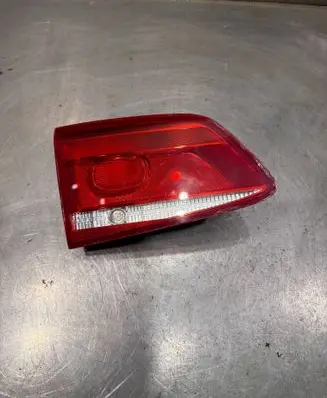 Volkswagen PASSAT B7 Tailgate rear/tail lights 3AF945093J 605511 0017S
